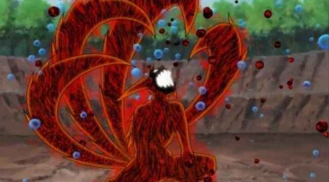 Naruto em sua forma de quatro caudas, com as caudas de chakra atrás dele